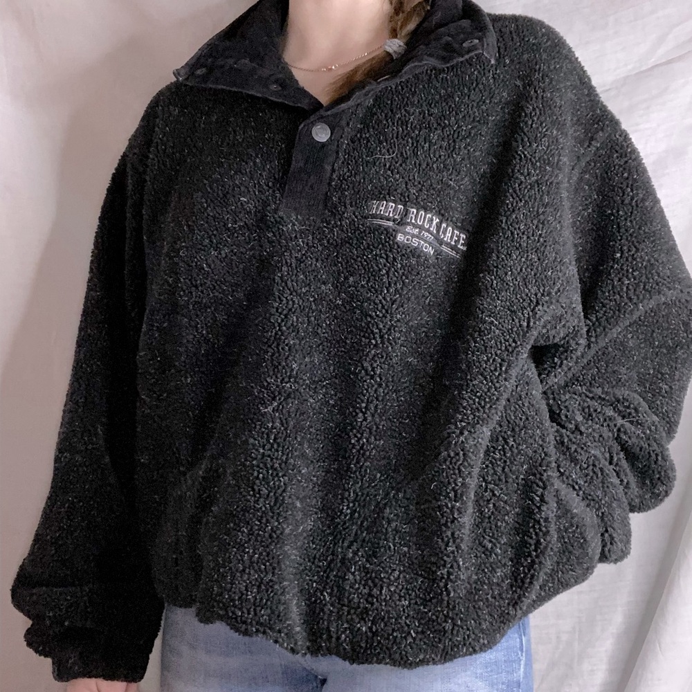 Hard Rock Cafe black‎ fleece sweater with pockets and a button collar size Large